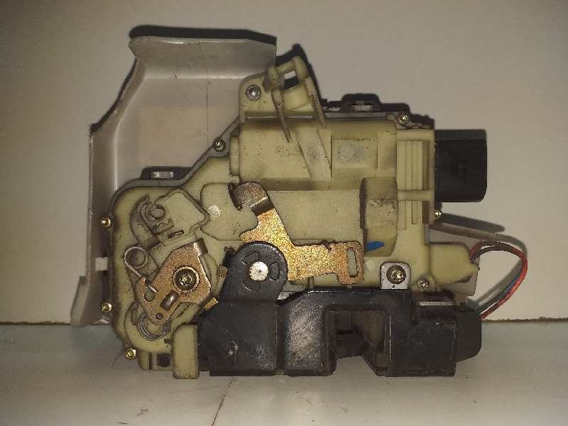 Recambio de cerradura puerta delantera izquierda para skoda superb (3u4) collection referencia OEM IAM   