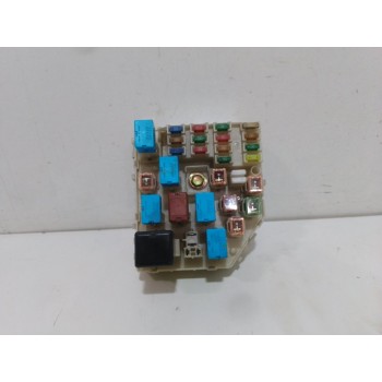 CAJA RELES / FUSIBLES 8272142040 