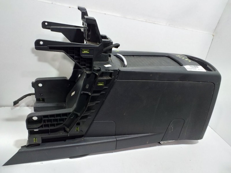 Recambio de apoyabrazos central para peugeot 5008 active referencia OEM IAM  9686267677 