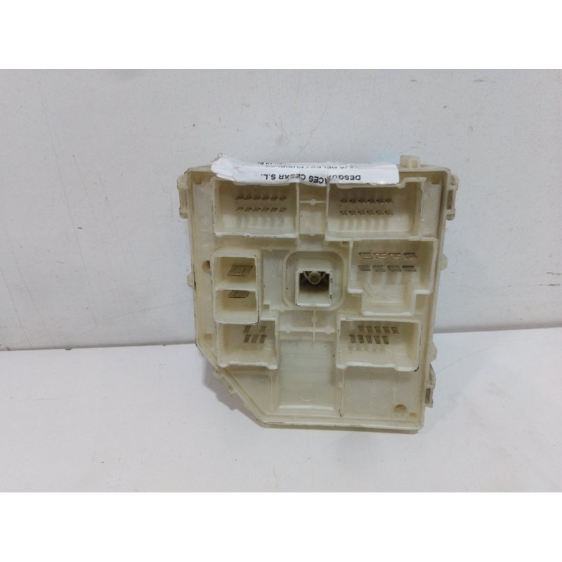 CAJA RELES / FUSIBLES 8272142040  - imagen 2