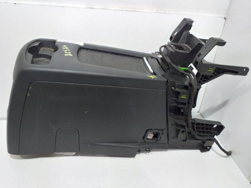 Recambio de apoyabrazos central para peugeot 5008 active referencia OEM IAM  9686267677 