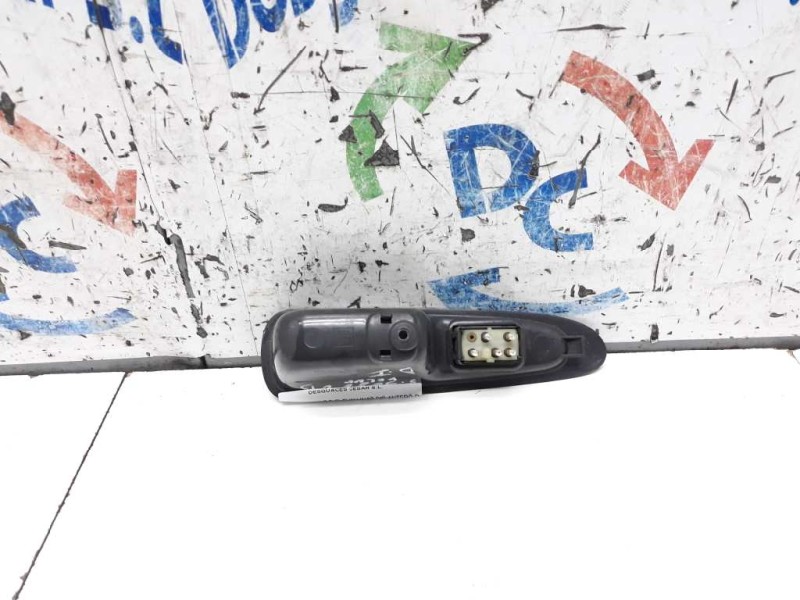 Recambio de mando elevalunas delantero derecho para volvo s40 berlina 1.8i referencia OEM IAM   