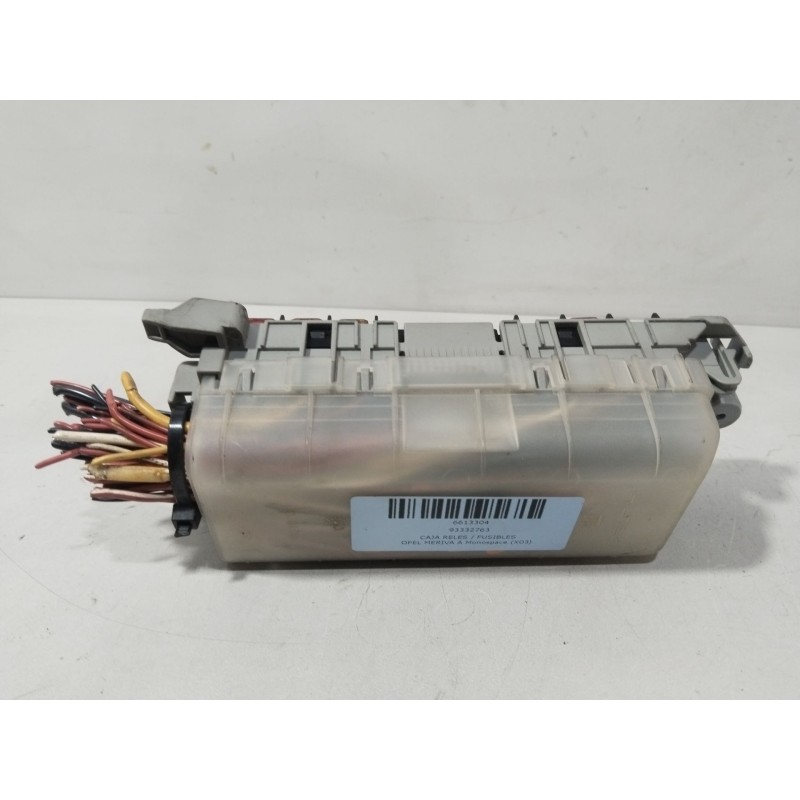 CAJA RELES / FUSIBLES 93332763  - imagen 2