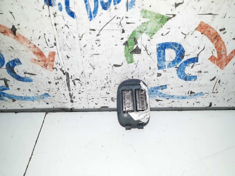 Recambio de mando elevalunas delantero izquierdo para renault megane i scenic (ja0) 1.6e alize referencia OEM IAM    Recambio de mando elevalunas delantero izquierdo para renault megane i scenic (ja0) 1.6e alize referencia OEM IAM