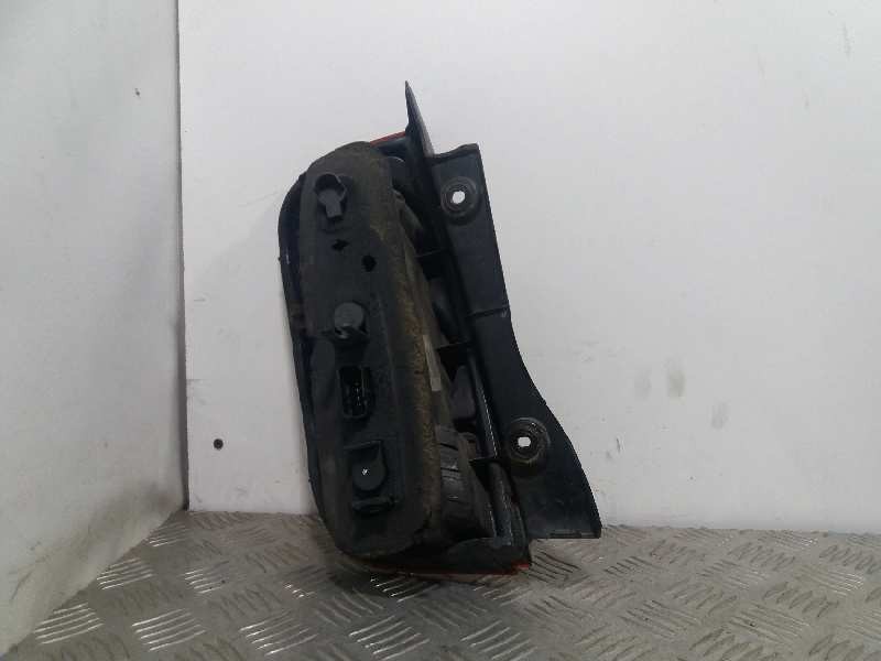 Recambio de piloto trasero derecho para nissan micra (k12e) acenta referencia OEM IAM 26554AX710  