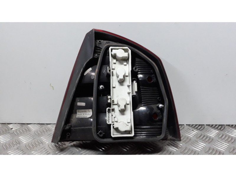 Recambio de piloto trasero izquierdo para skoda octavia berlina (1z3) collection referencia OEM IAM 1Z5945111B  