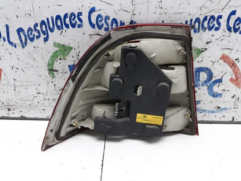 Recambio de piloto trasero derecho para opel vectra b berlina básico referencia OEM IAM 90512716  