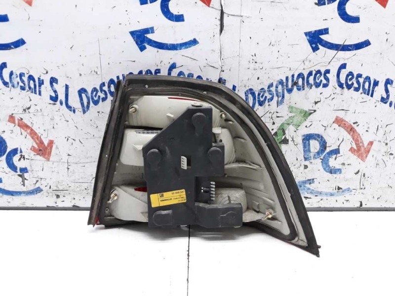 Recambio de piloto trasero izquierdo para opel vectra b berlina básico referencia OEM IAM 6223159  