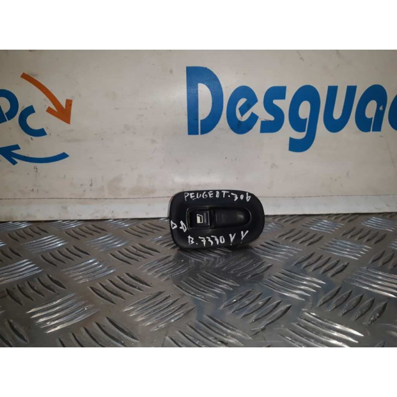Recambio de mando elevalunas delantero derecho para peugeot 306 berlina 3/4/5 puertas (s2) boulebard referencia OEM IAM   