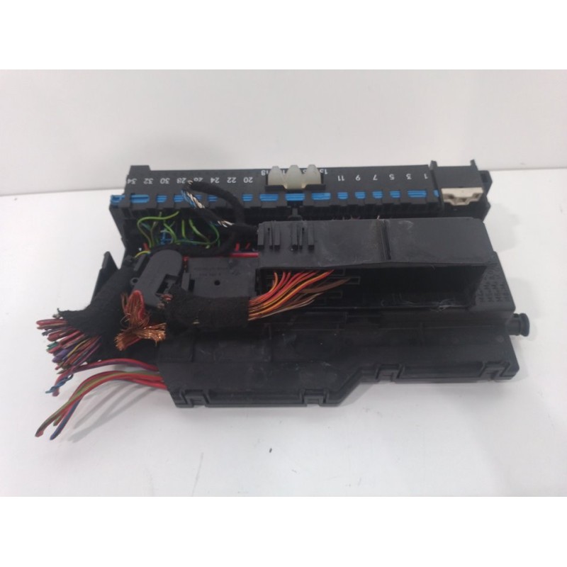 CAJA RELES / FUSIBLES 61138364530  - imagen 3