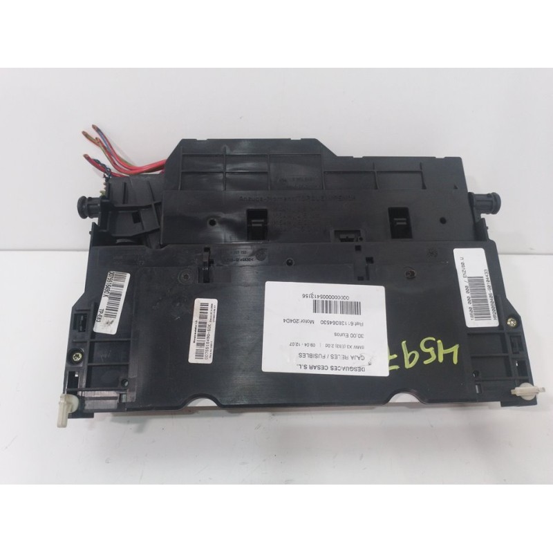 CAJA RELES / FUSIBLES 61138364530  - imagen 4