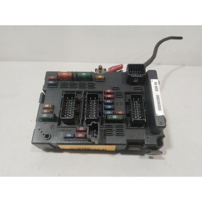 CAJA RELES / FUSIBLES 9650663880  - imagen 1