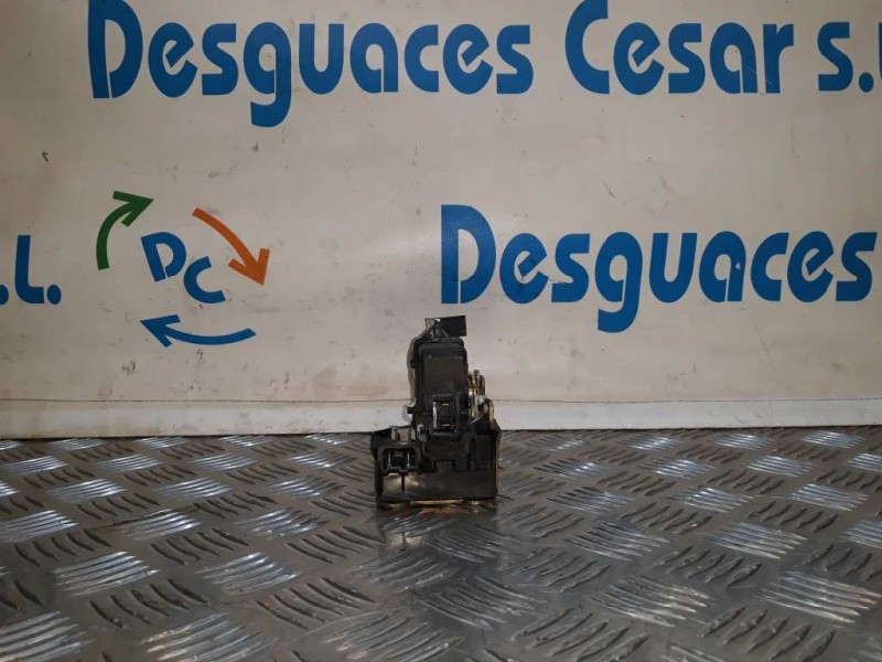 Recambio de cerradura puerta delantera derecha para renault laguna (b56) 1.9 dti carminat (a) referencia OEM IAM   