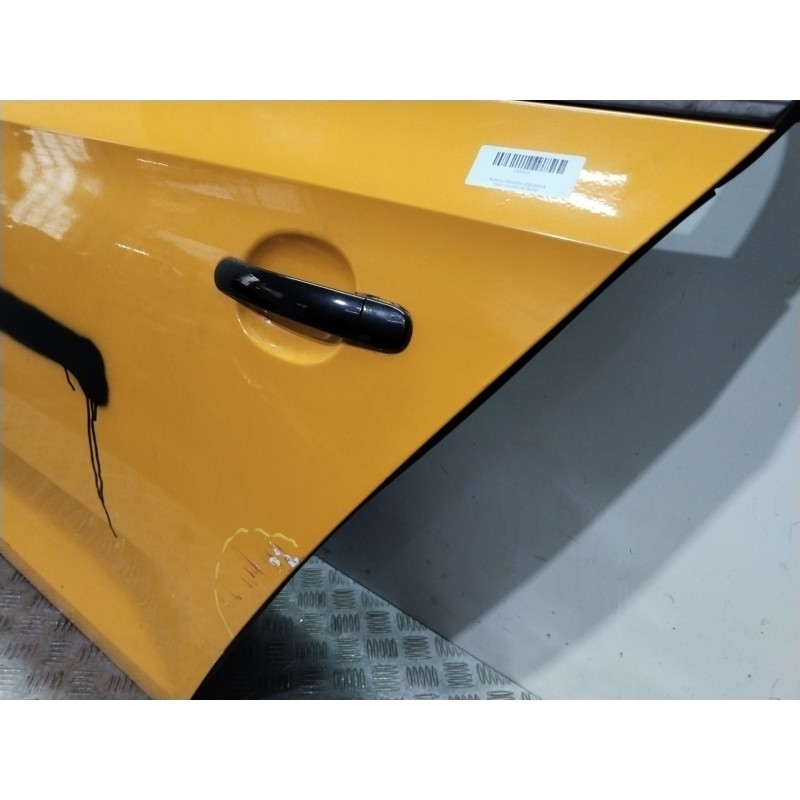 PUERTA TRASERA IZQUIERDA 5JA833051C AMARILLO - imagen 3