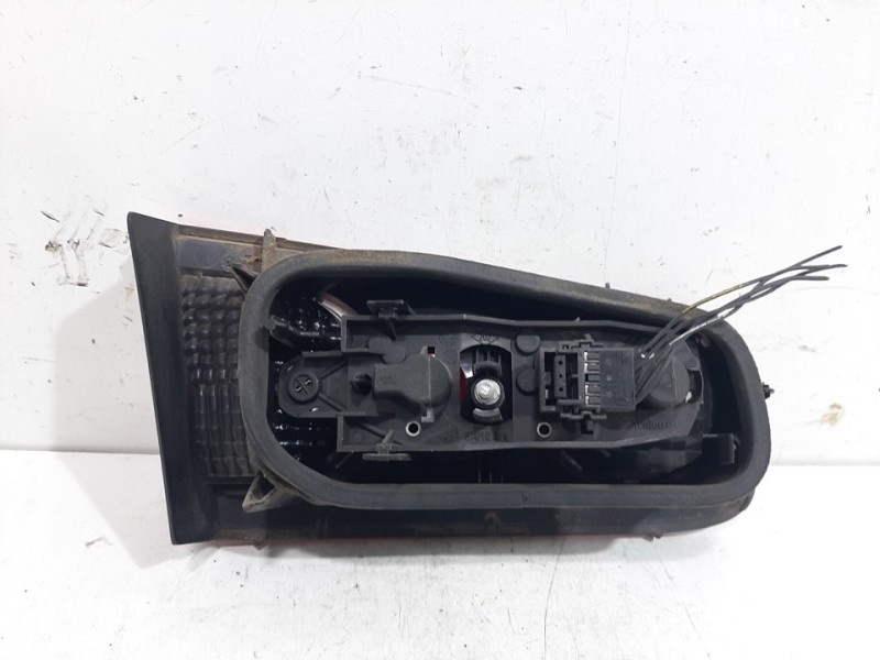 Recambio de piloto porton trasero derecho para renault laguna ii (bg0) authentique referencia OEM IAM   