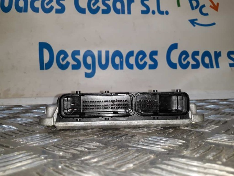 Recambio de centralita motor uce para opel vectra b berlina básico referencia OEM IAM 281001633ù 90508986 