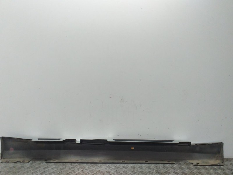 Recambio de talonera delantera izquierda para bmw serie 1 berlina (e81/e87) 118i referencia OEM IAM  PLATA 