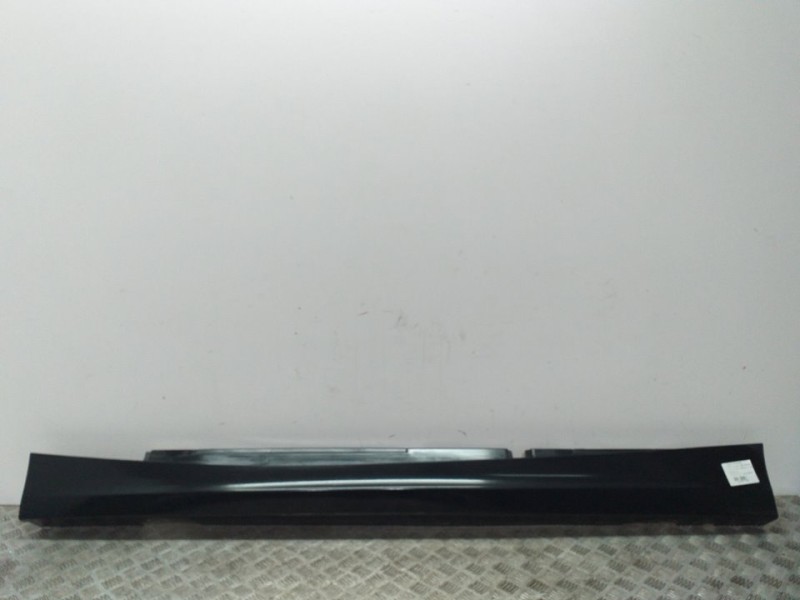 Recambio de talonera delantera izquierda para bmw serie 1 berlina (e81/e87) 118i referencia OEM IAM  NEGRO 