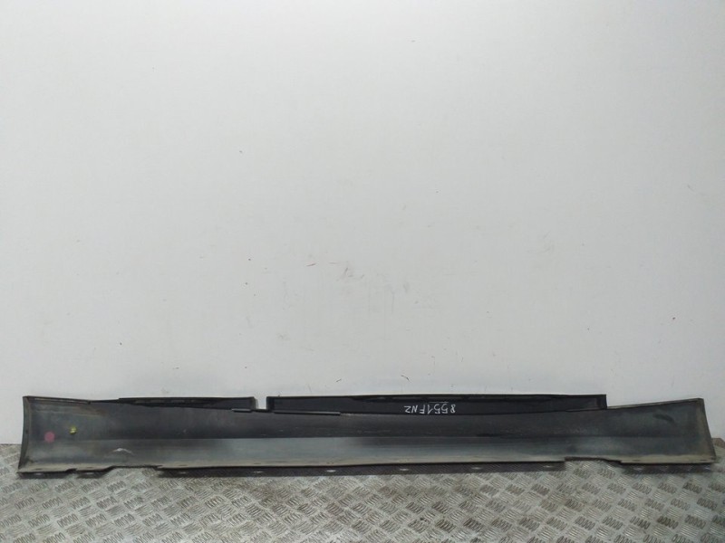 Recambio de talonera delantera izquierda para bmw serie 1 berlina (e81/e87) 118i referencia OEM IAM  NEGRO 