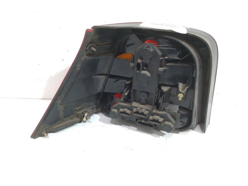 Recambio de piloto trasero derecho para volkswagen golf iv berlina (1j1) básico referencia OEM IAM   