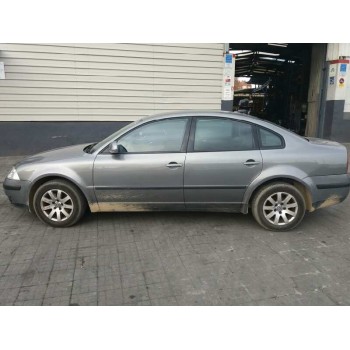 VOLKSWAGEN PASSAT BERLINA (3B3)