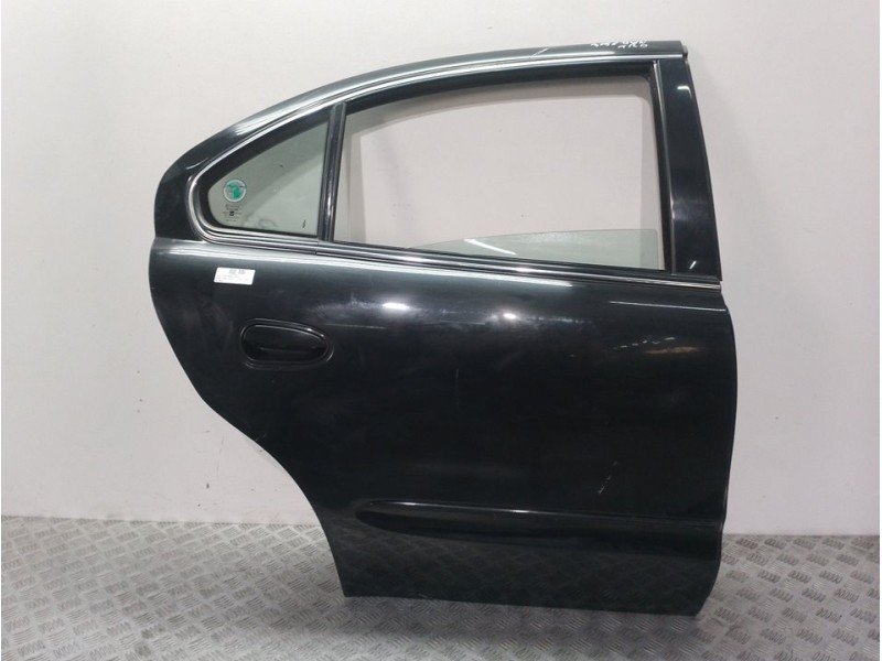 Recambio de puerta trasera derecha para chevrolet alero 2.4 ltr piel referencia OEM IAM  NEGRO 