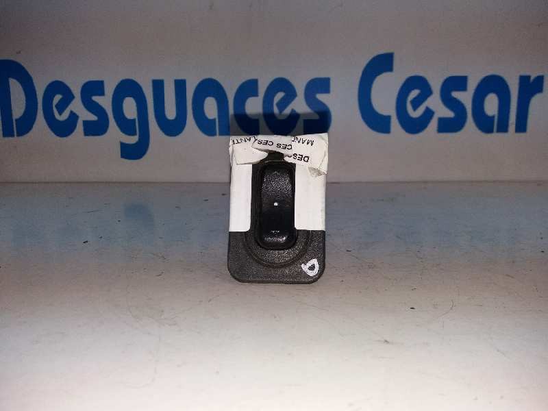 Recambio de mando elevalunas delantero derecho para opel corsa c club referencia OEM IAM    Recambio de mando elevalunas delantero derecho para opel corsa c club referencia OEM IAM