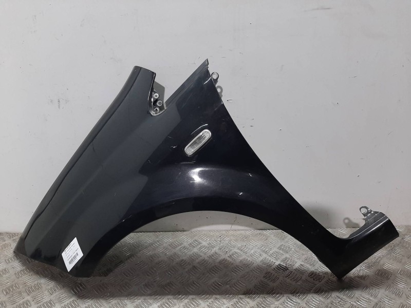 Recambio de aleta delantera izquierda para fiat linea (110) dynamic referencia OEM IAM 0052063462 NEGRO 