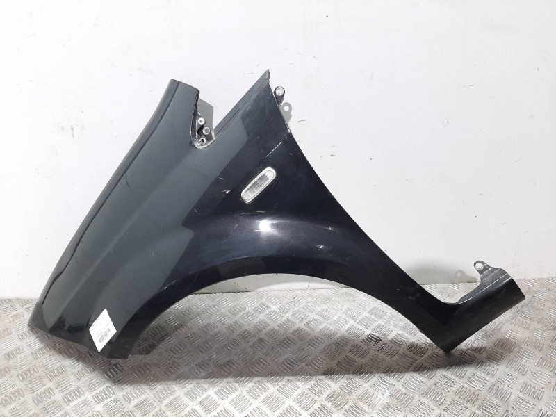 Recambio de aleta delantera izquierda para fiat linea (110) dynamic referencia OEM IAM 0052063462 NEGRO 