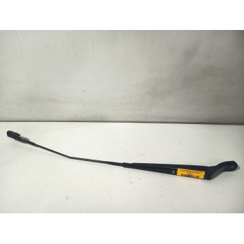 BRAZO LIMPIA DELANTERO DERECHO YQ00137180 
