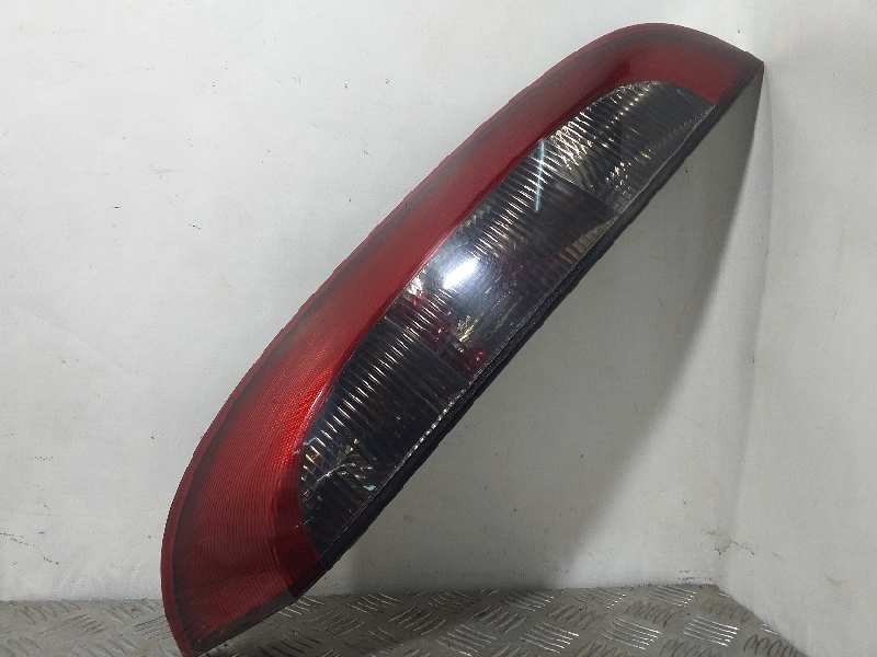 Recambio de piloto trasero derecho para opel corsa c blue line referencia OEM IAM 09196364  