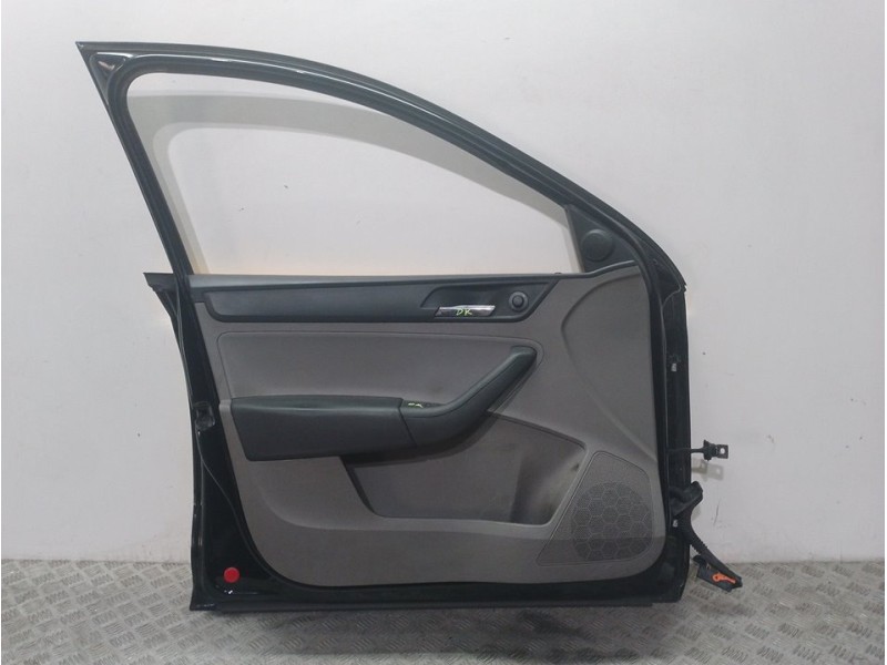 Recambio de puerta delantera izquierda para seat toledo (kg3) style referencia OEM IAM 5JA831051C AMARILLA 