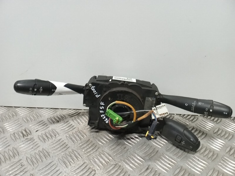 Recambio de mando multifuncion para peugeot 1007 dolce referencia OEM IAM 96630732XT  