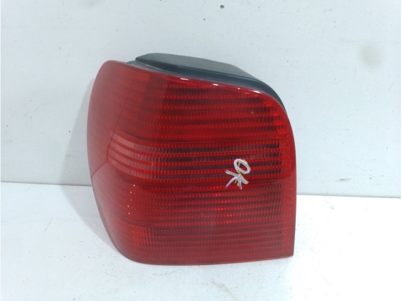 Recambio de piloto trasero izquierdo para volkswagen polo berlina (6n2) trendline referencia OEM IAM   