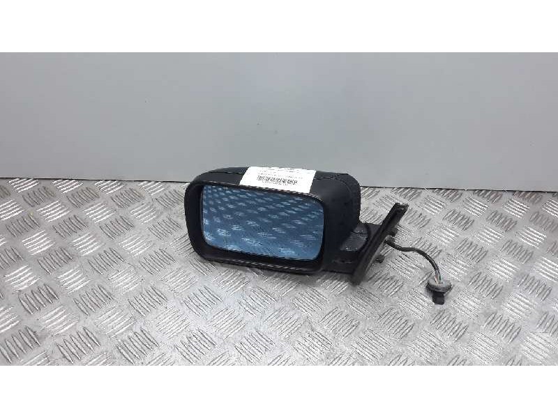 Recambio de retrovisor izquierdo para bmw serie 3 berlina (e36) 320i referencia OEM IAM 51168144407  