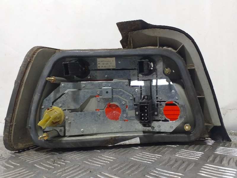 Recambio de piloto trasero derecho para bmw serie 3 berlina (e36) 320i referencia OEM IAM 63211387362  