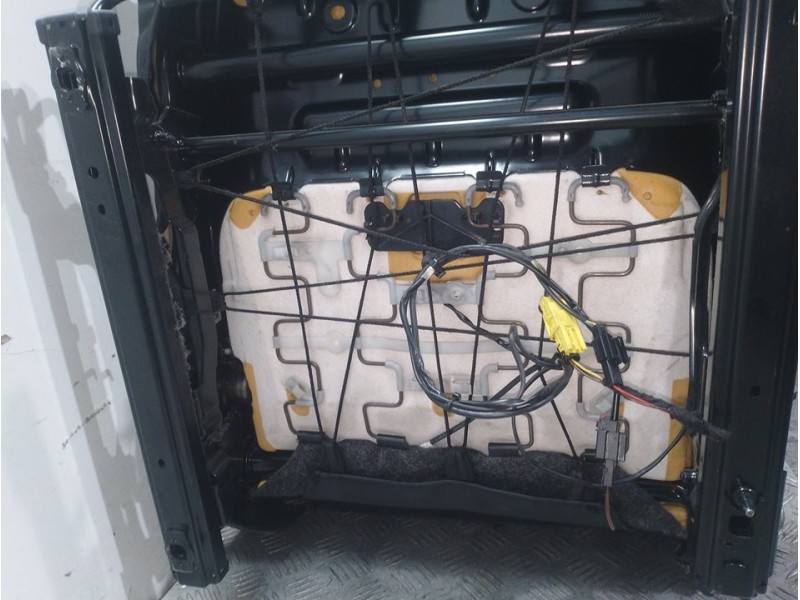 Recambio de asiento delantero derecho para seat toledo (kg3) style referencia OEM IAM 6RA881106E NEGRO 