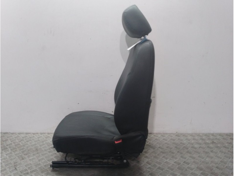 Recambio de asiento delantero derecho para seat toledo (kg3) style referencia OEM IAM 6RA881106E NEGRO 