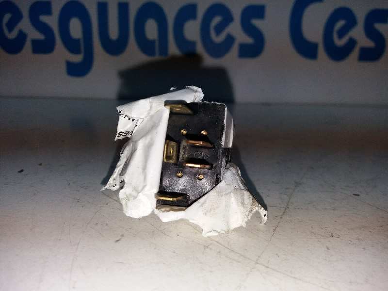 Recambio de mando elevalunas delantero derecho para audi a4 avant (b5) 1.8 referencia OEM IAM   