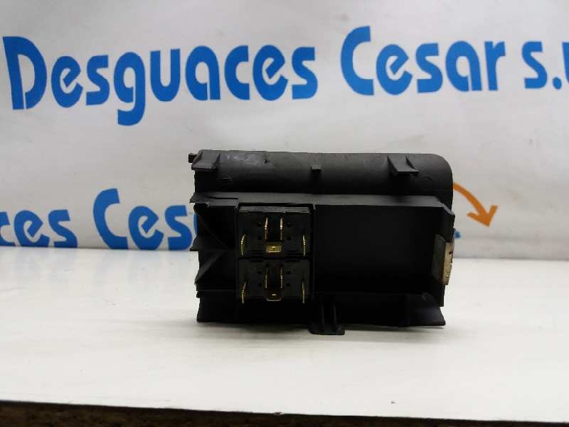 Recambio de mando elevalunas delantero izquierdo para audi a4 avant (b5) 1.8 referencia OEM IAM   