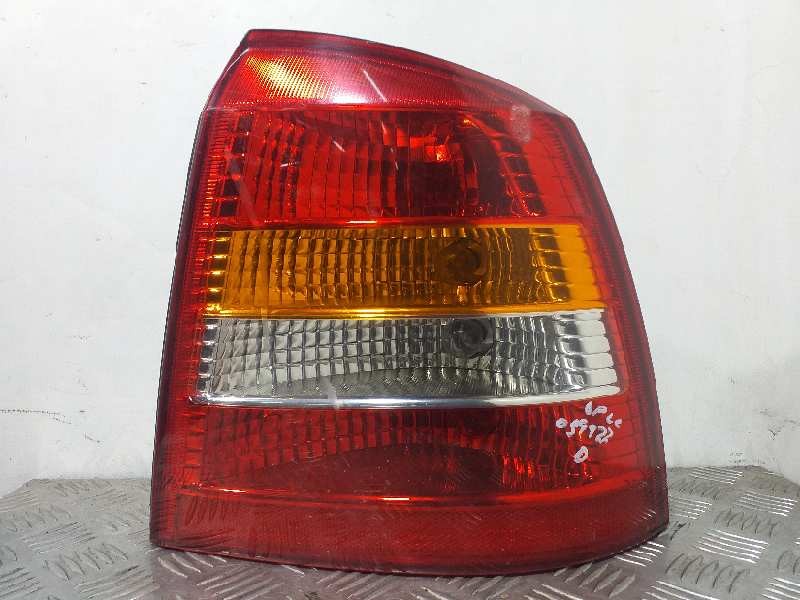 Recambio de piloto trasero derecho para opel astra g berlina club referencia OEM IAM 09117404  