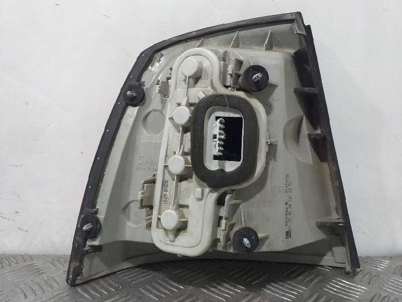 Recambio de piloto trasero derecho para opel astra g berlina club referencia OEM IAM 09117404  