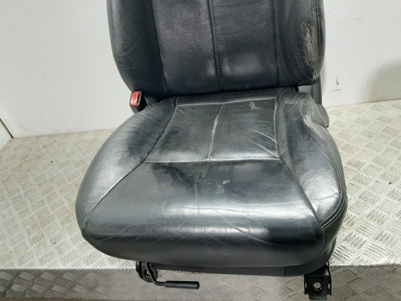 Recambio de asiento delantero izquierdo para ssangyong actyon 200 xdi referencia OEM IAM  NEGRO 