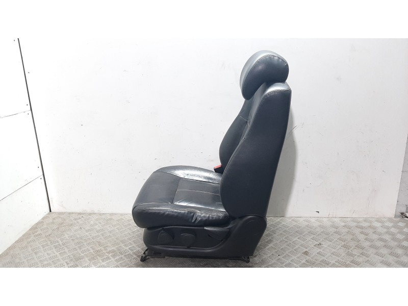 Recambio de asiento delantero izquierdo para ssangyong actyon 200 xdi referencia OEM IAM  NEGRO 