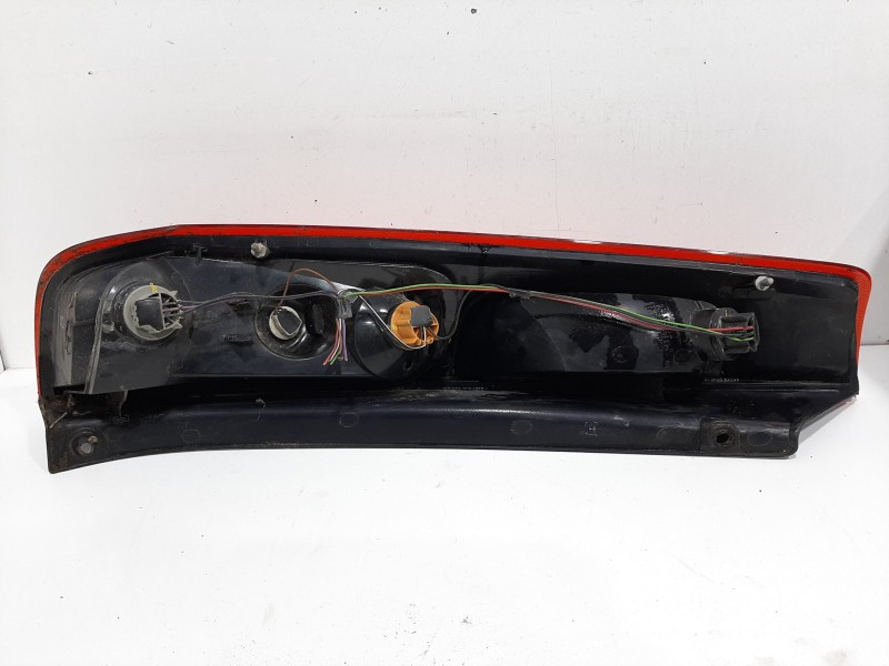 Recambio de piloto trasero derecho para ford fiesta (cbk) ambiente referencia OEM IAM 1324561  