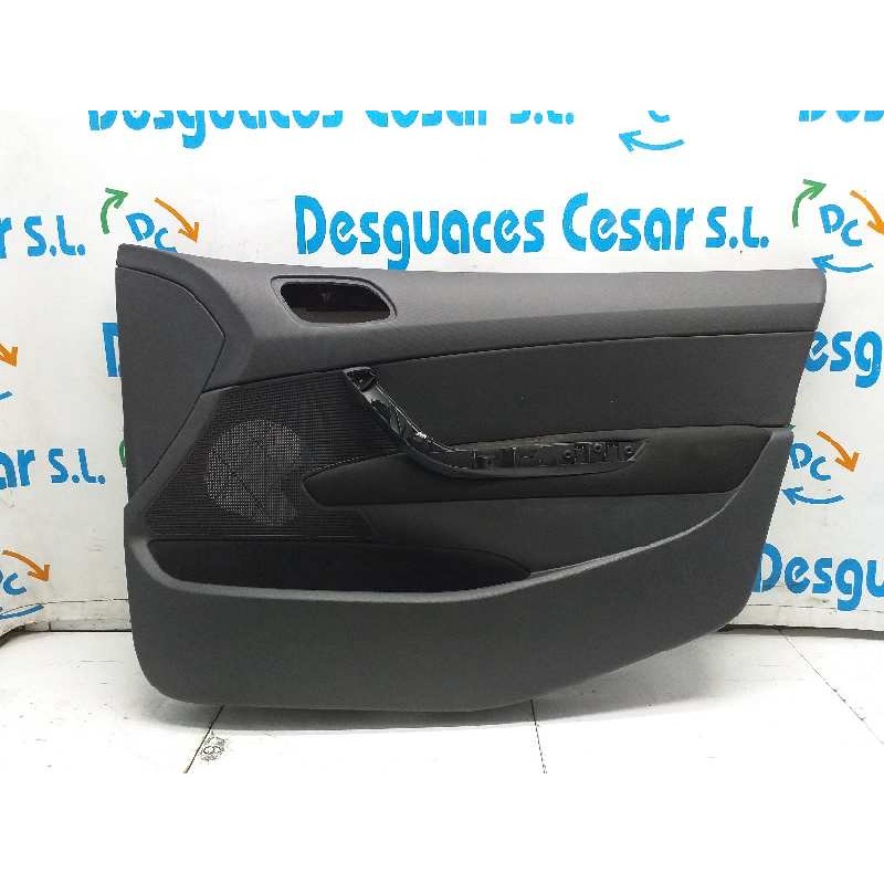 Recambio de guarnecido puerta delantera derecha para peugeot 308 confort referencia OEM IAM 9342S4  