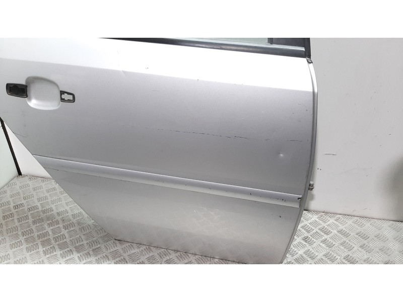 Recambio de puerta trasera derecha para opel vectra c berlina club referencia OEM IAM  PLATA 