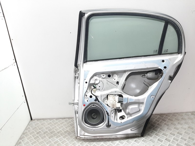 Recambio de puerta trasera derecha para opel vectra c berlina club referencia OEM IAM  PLATA 