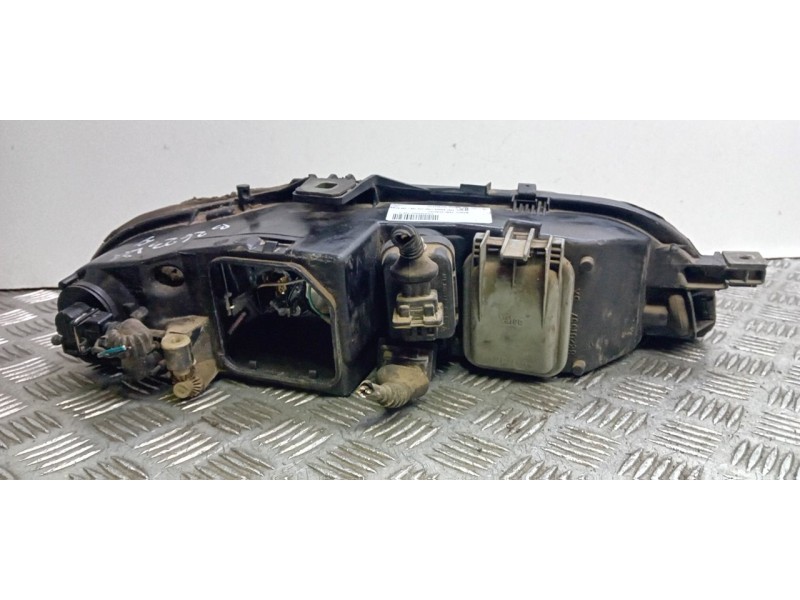 Recambio de faro derecho para fiat brava (182) jtd 105 / 100 clima referencia OEM IAM 0046523122  