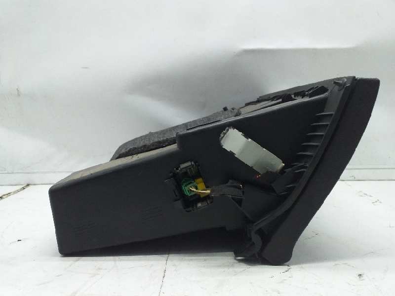 Recambio de guantera para peugeot 308 confort referencia OEM IAM 8226KX  OFERTA